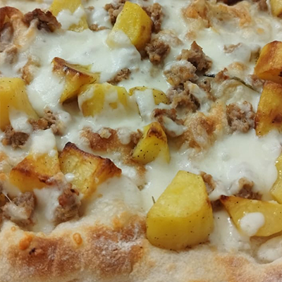 PIZZE_BIANCHE_0004_PATATE E SALSICCIA